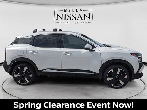 New 2026 Nissan Kicks SR w/ Cold Weather Package AWD/4WD image 2