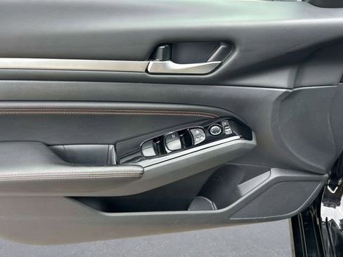 Used 2023 Nissan Altima 2.5 SR image 22