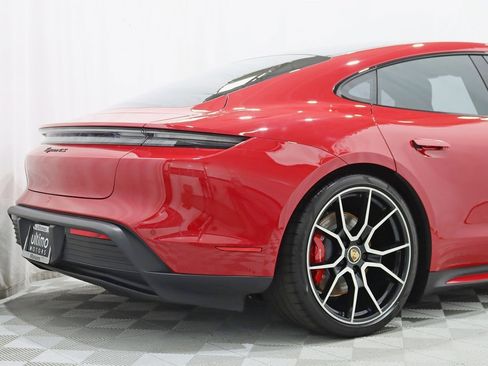 Used 2023 Porsche Taycan 4S w/ Premium Package image 9