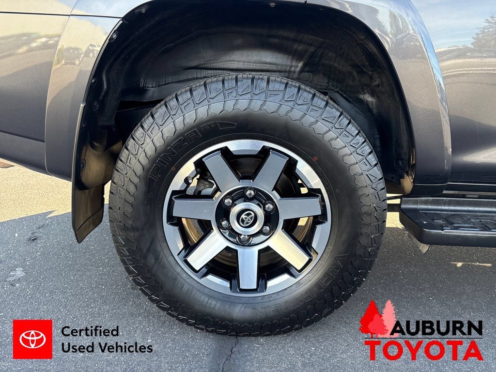 Certified 2020 Toyota 4Runner TRD Off-Road AWD/4WD image 12