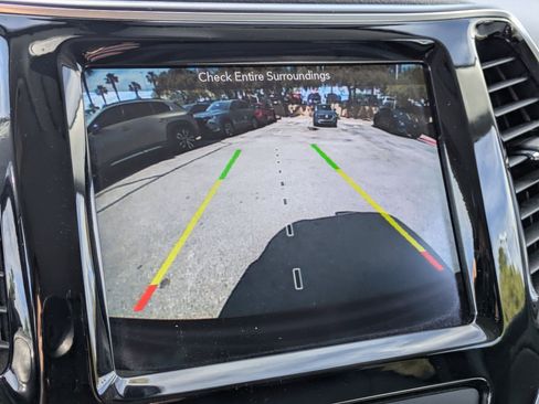 Used 2019 Jeep Cherokee Limited FWD image 19