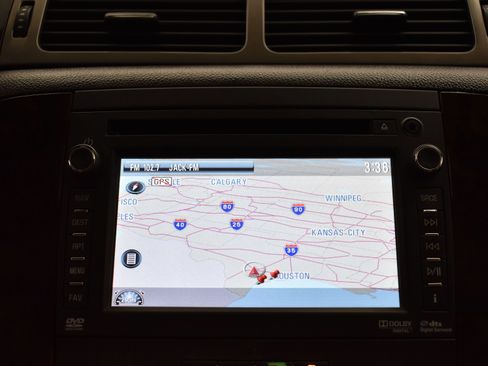 Used 2014 GMC Sierra 2500 Denali w/ Suspension Package, Off-Road image 29