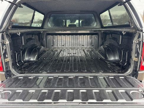 Used 2022 RAM 1500 Laramie AWD/4WD image 5