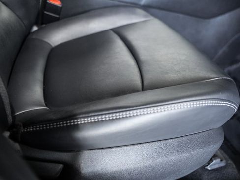 Used 2020 Toyota RAV4 XLE Premium image 35