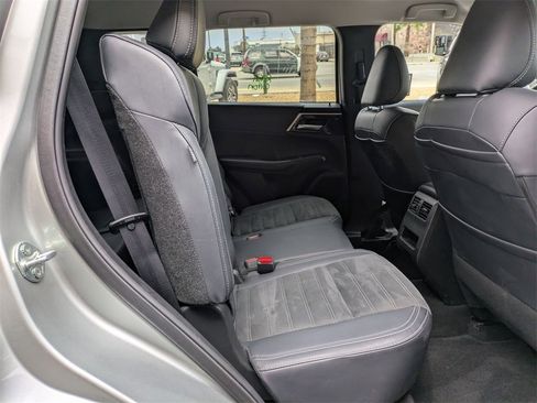 Used 2024 Mitsubishi Outlander SE image 31