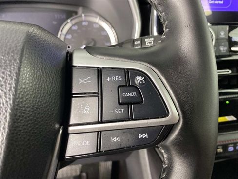 Used 2023 Toyota Highlander XSE image 17