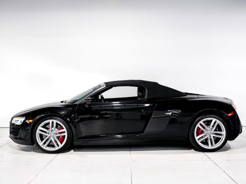 Used 2014 Audi R8 V8 w/ Full Leather Package image 7