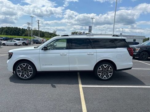 Used 2025 Ford Expedition Max Platinum w/ Platinum Ultimate Package AWD/4WD image 2