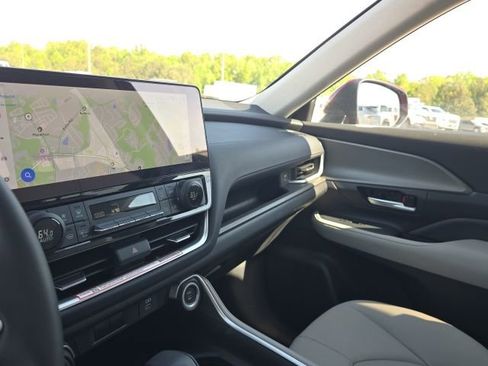Used 2025 Toyota Grand Highlander FWD image 28