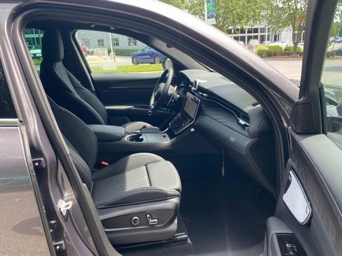 New 2025 Maserati Grecale GT image 34