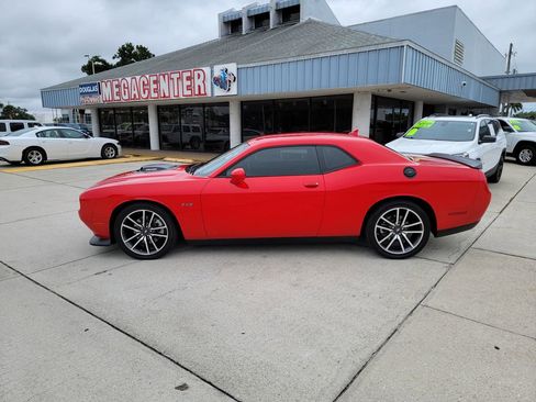 Used 2023 Dodge Challenger R/T w/ Plus Package RWD image 2