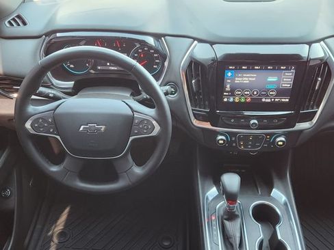 Used 2023 Chevrolet Traverse RS FWD image 27