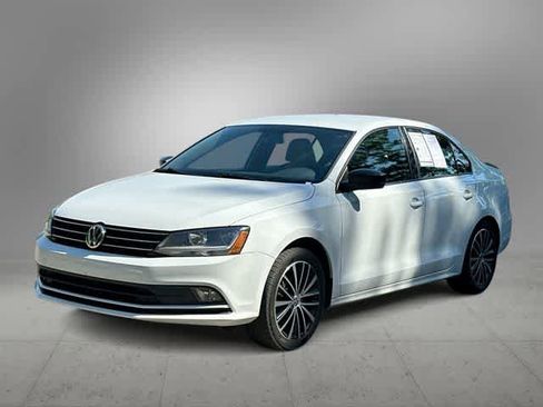 Used 2017 Volkswagen Jetta Sport w/ Jetta Sport Lighting Package FWD image 1