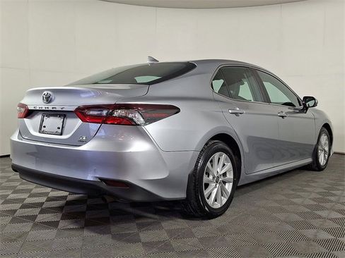 Used 2022 Toyota Camry LE image 9