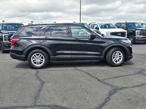 New 2026 Ford Explorer Active RWD image 3