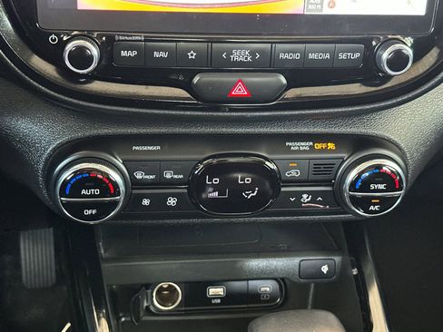 Certified 2023 Kia Soul EX FWD image 28