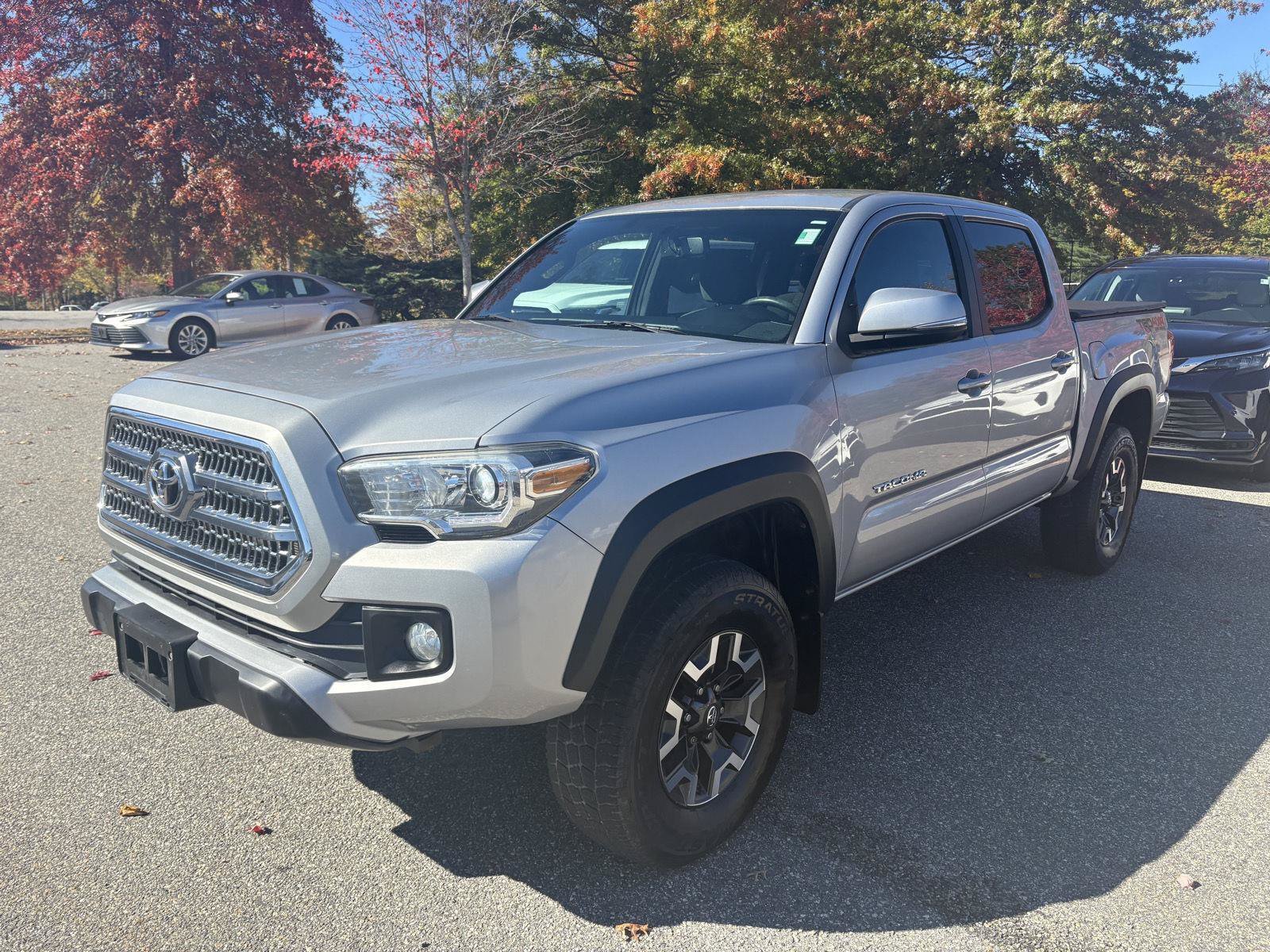 Used 2016 Toyota Tacoma TRD Off-Road w/ Towing Package AWD/4WD image 3