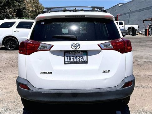 Used 2013 Toyota RAV4 XLE FWD image 5