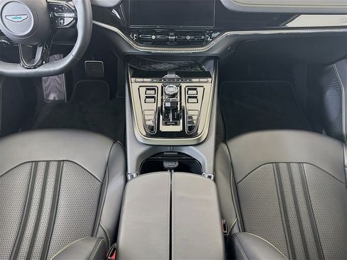 Used 2025 Aston Martin DBX 707 image 24