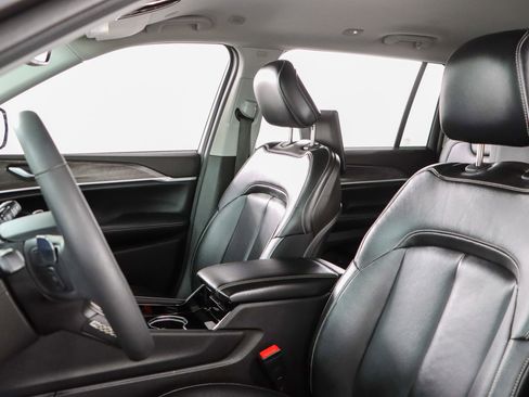 Used 2023 Jeep Grand Cherokee L Limited w/ Rear Seat Video Group I image 24