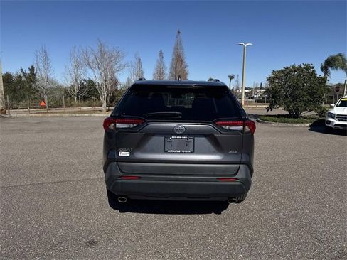 Used 2021 Toyota RAV4 XLE image 5