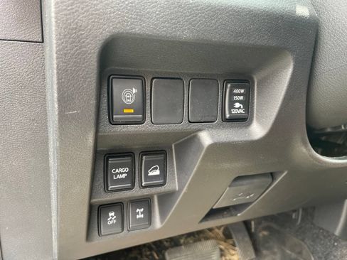 Used 2023 Nissan Frontier PRO-4X w/ Pro-4X Premium Package AWD/4WD image 14