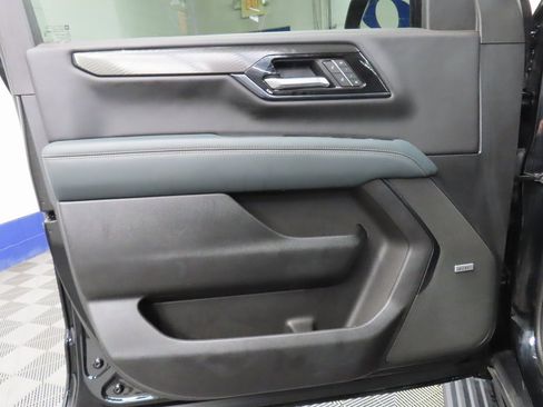 Used 2025 GMC Yukon XL AT4 w/ AT4 Premium Package image 54