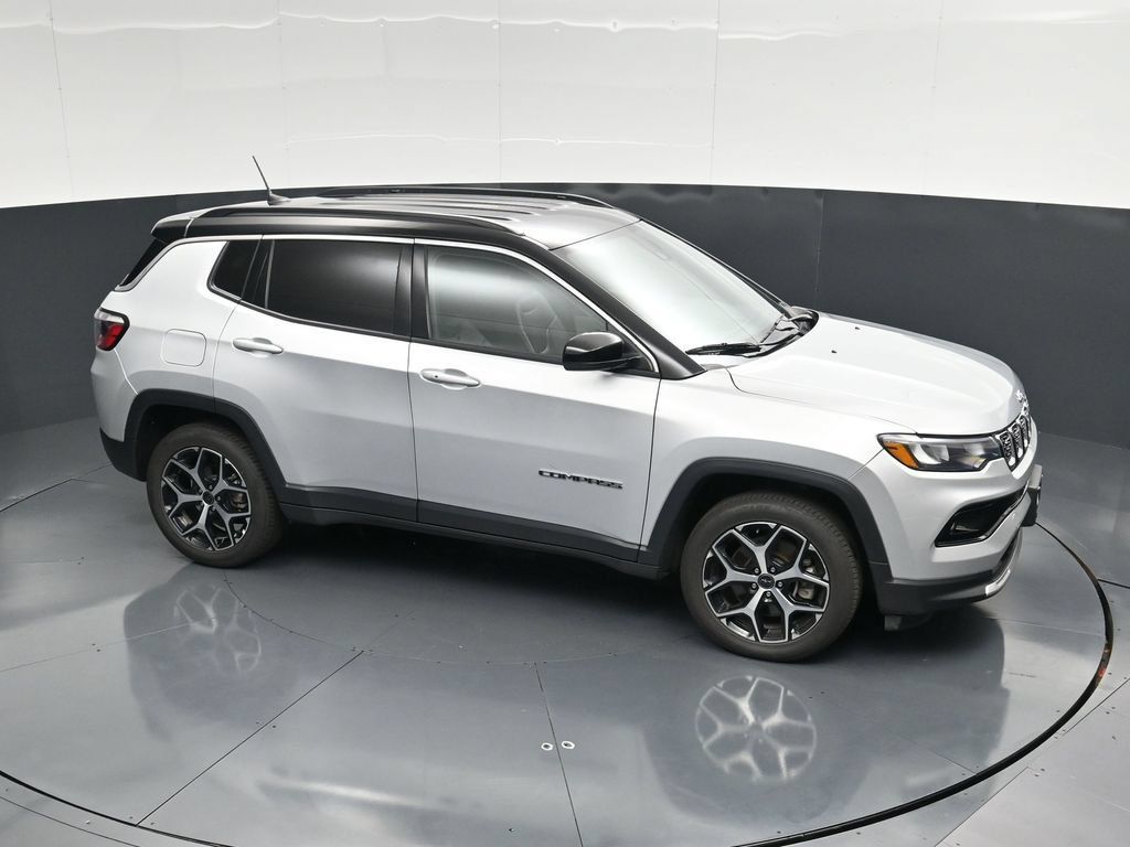 Used 2025 Jeep Compass Limited AWD/4WD image 46