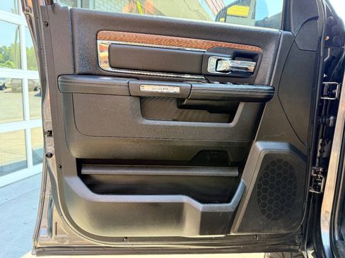 Used 2014 RAM 3500 Laramie AWD/4WD image 15