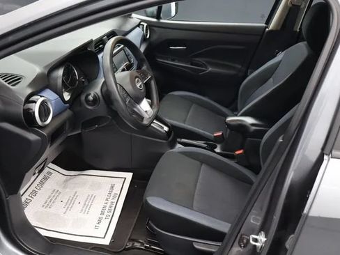 Used 2023 Nissan Versa SV FWD image 11