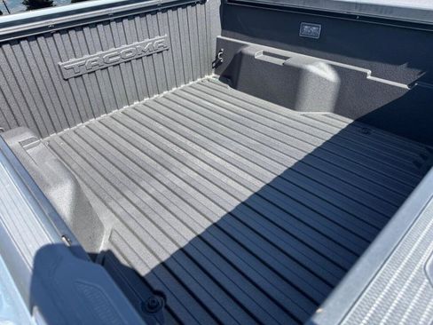 Certified 2025 Toyota Tacoma 4x4 Double Cab image 4