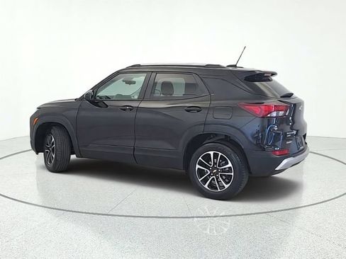 Used 2025 Chevrolet TrailBlazer LT AWD/4WD image 3