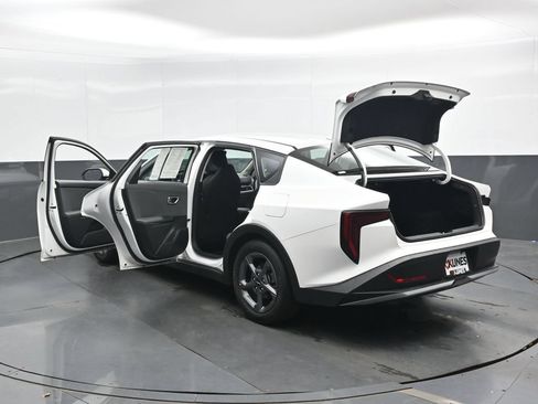 Used 2025 Kia K4 FWD image 49