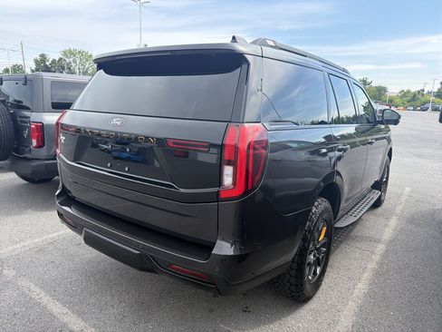 Used 2025 Ford Expedition Tremor AWD/4WD image 5