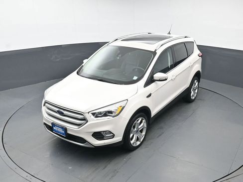 Used 2019 Ford Escape Titanium image 41