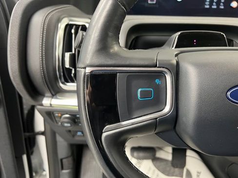 Used 2025 Ford Expedition Max Platinum image 29