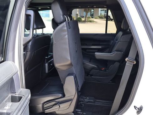 Certified 2021 Ford Expedition XLT image 11