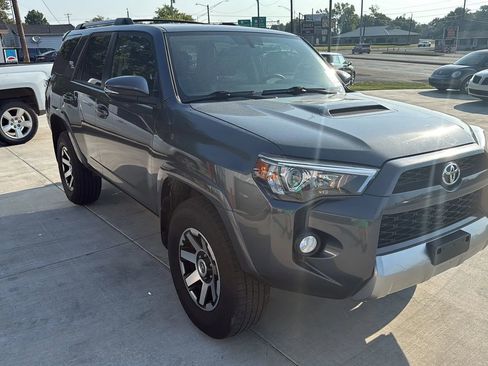 Used 2018 Toyota 4Runner 4WD image 3