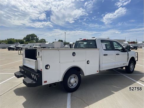 Used 2024 Ford F250 XL w/ FX4 Off-Road Package AWD/4WD image 2