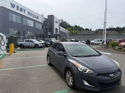 Used 2013 Hyundai Elantra GT FWD image 5