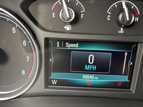 Used 2018 Buick Enclave Essence image 6