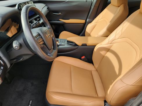 Used 2025 Lexus UX 300h FWD image 17