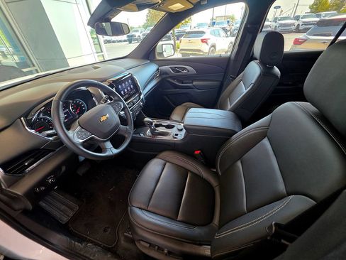 Used 2023 Chevrolet Traverse LT FWD image 20