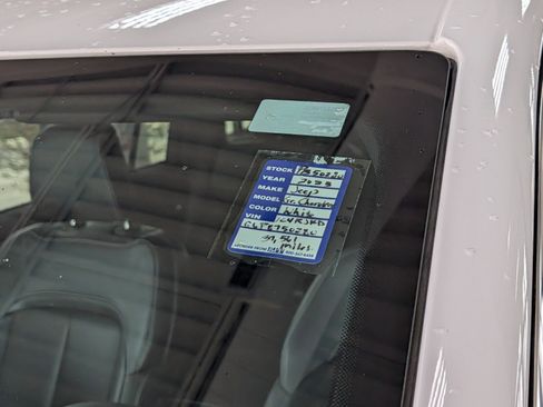 Used 2023 Jeep Grand Cherokee L Overland image 30