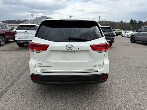 Used 2018 Toyota Highlander SE image 7