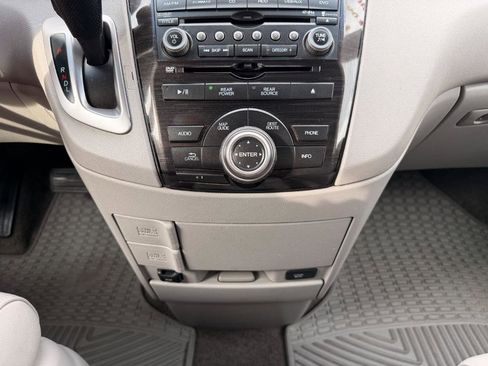 Used 2012 Honda Odyssey Touring image 13