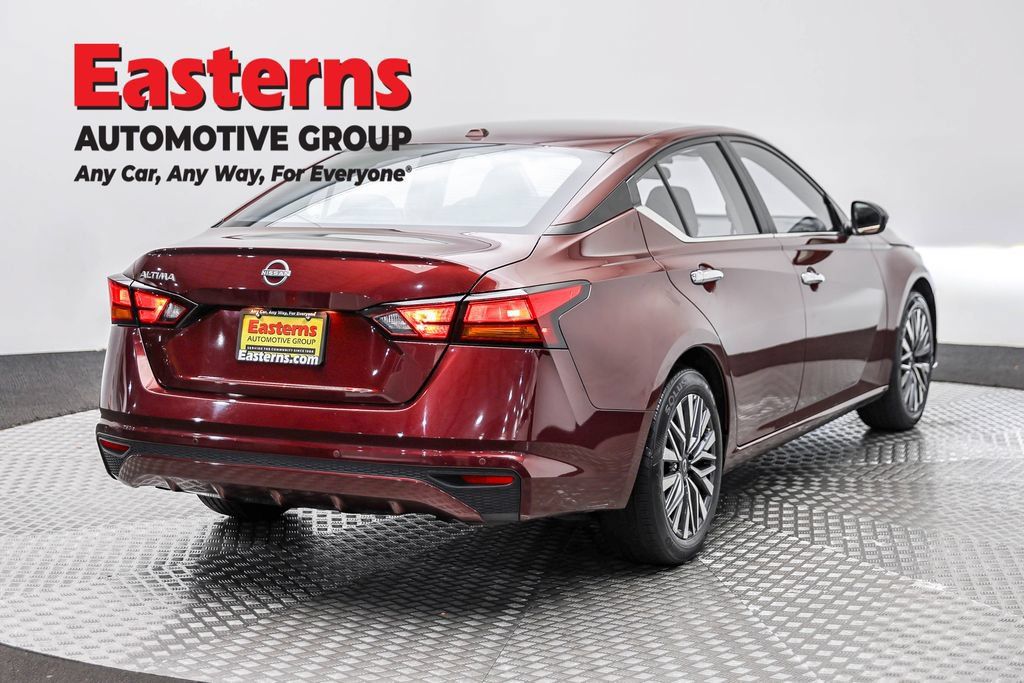 Used 2025 Nissan Altima 2.5 SV FWD image 7