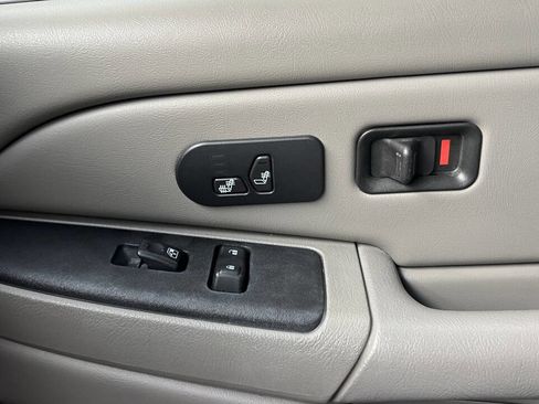 Used 2004 Chevrolet Tahoe LT w/ LT Preferred Equipment Group image 38