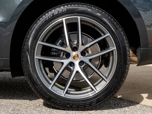 Used 2025 Porsche Macan image 18