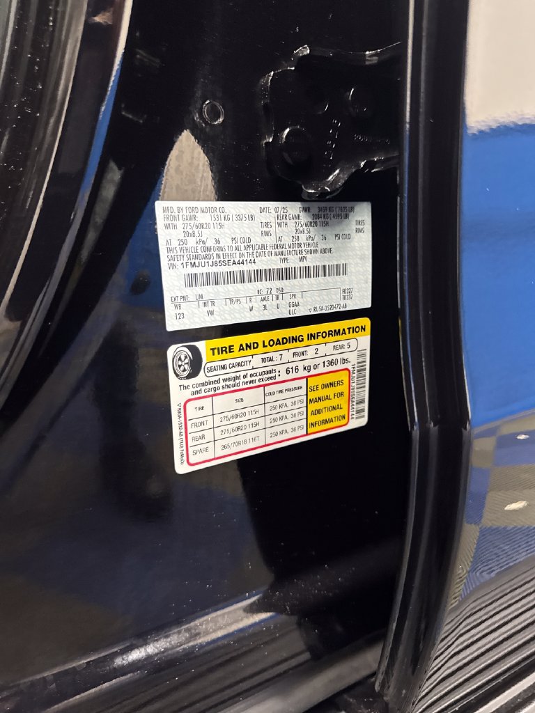 Used 2025 Ford Expedition Active AWD/4WD image 35